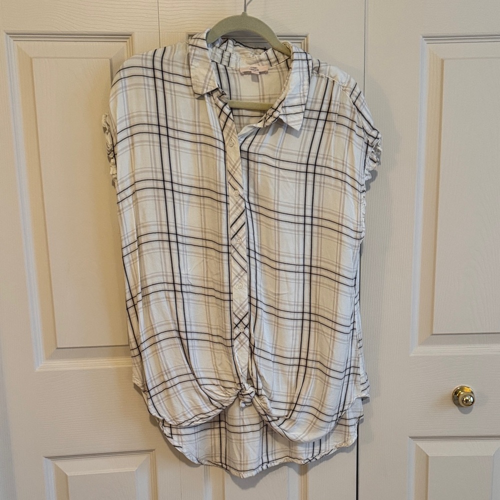 Como Vintage White and Black Plaid Button-Down Shirt